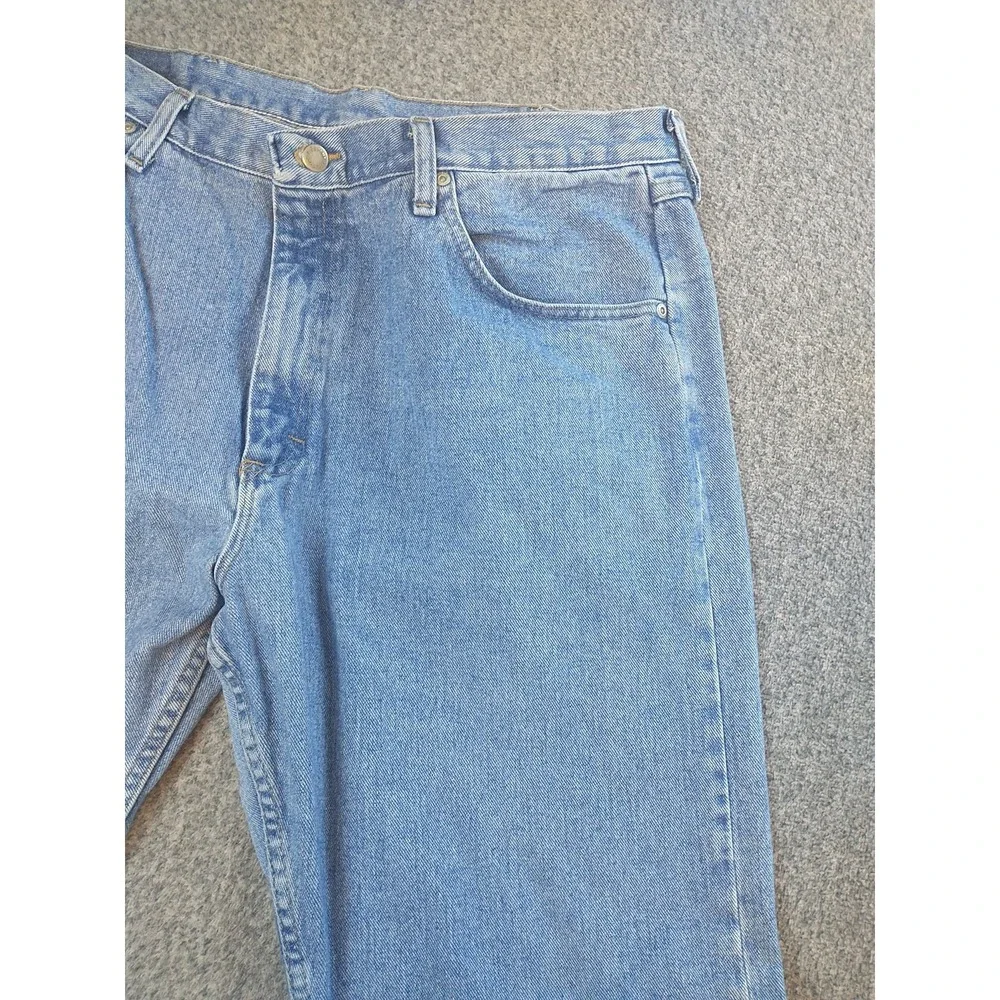 Wrangler Mens Relaxed Fit Straight Leg Light Wash Denim Jeans 36x29 97601SB Blue